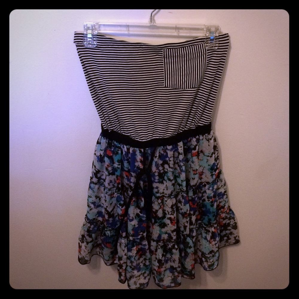 Black/white patterned strapless summer dress
