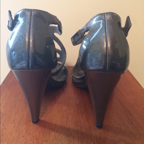 Heels - Picture 3 of 4