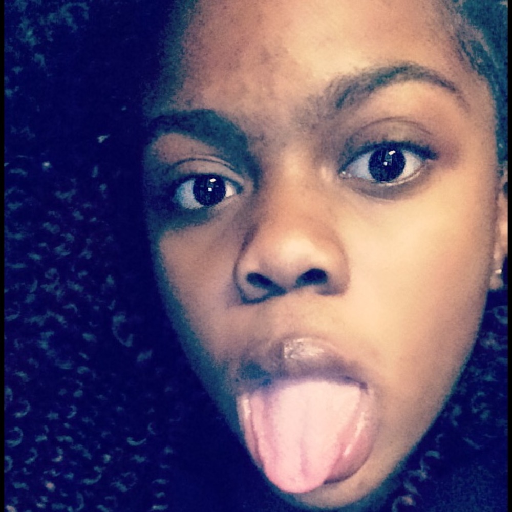 Meet your Posher, Decontee