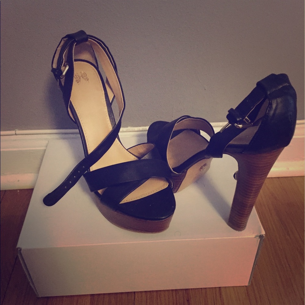 Black sandal heels