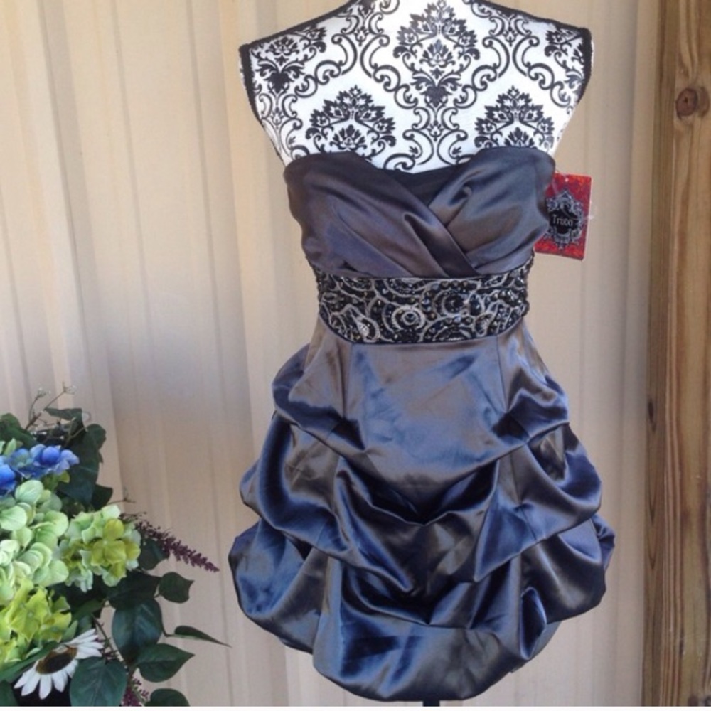 NWT Trixxi Onyx Satin Bubble Dress