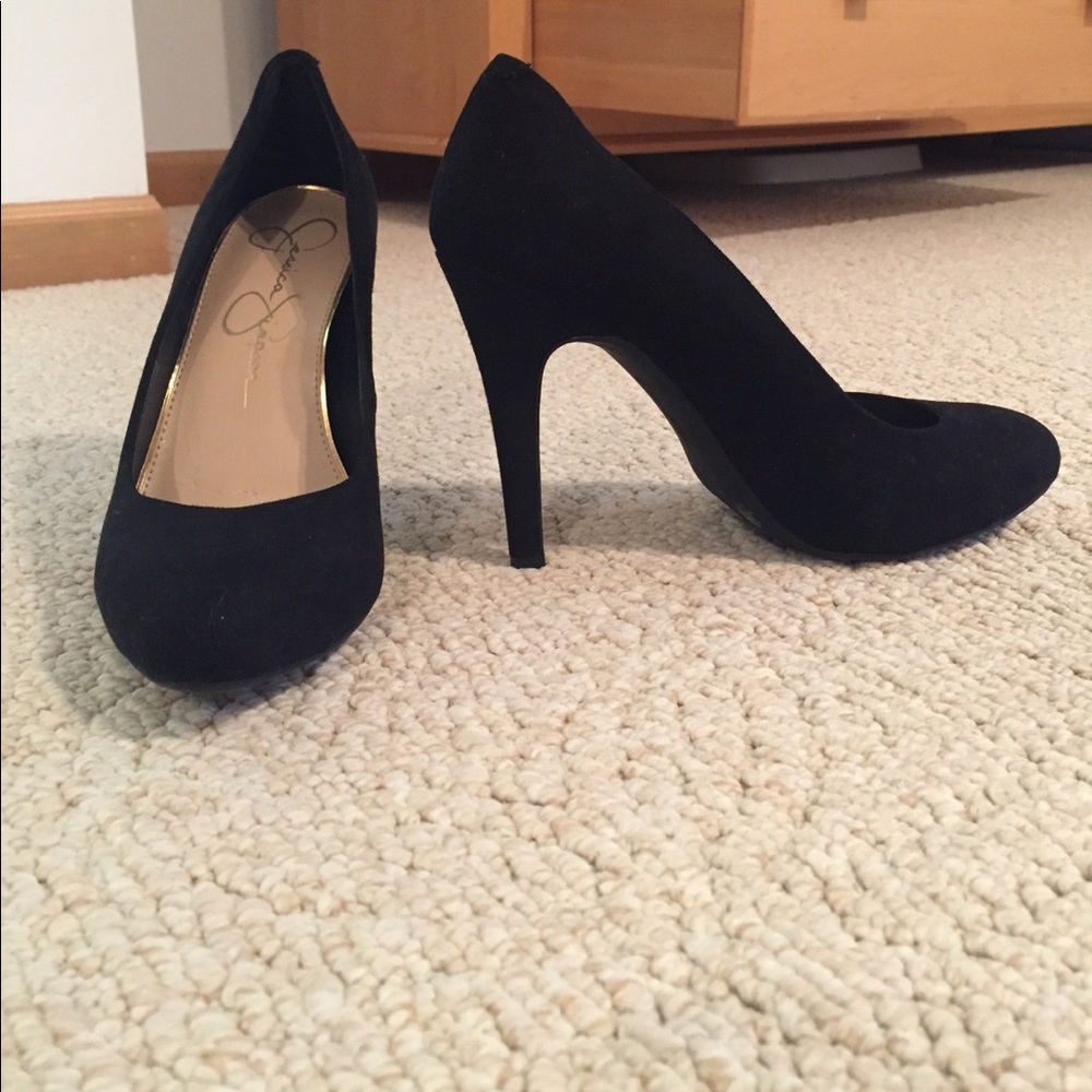 Black suede Jessica Simpson pumps