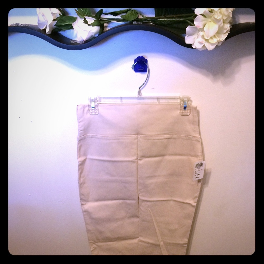Cream/Beige pencil skirt