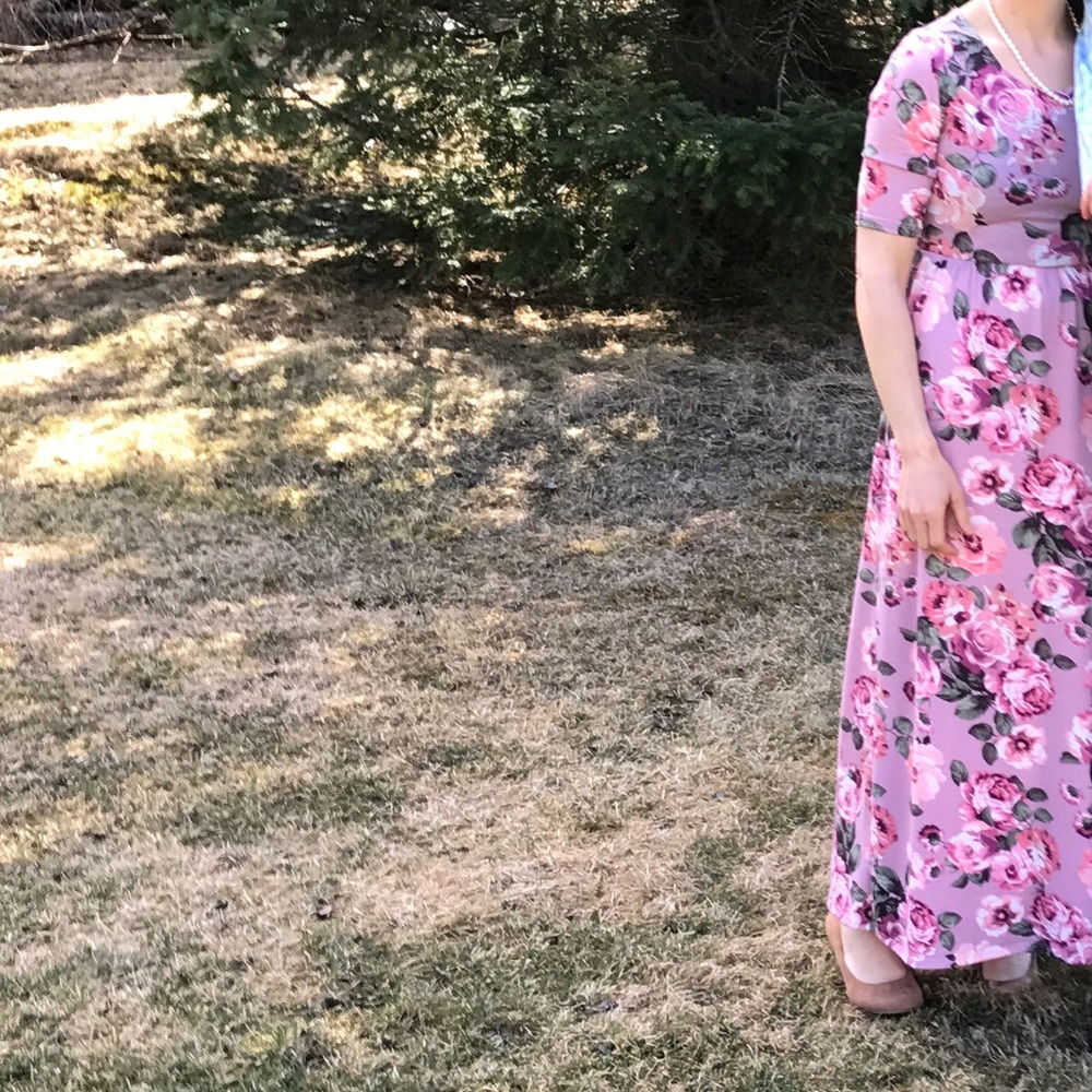 Floral maxi dress with sleeves