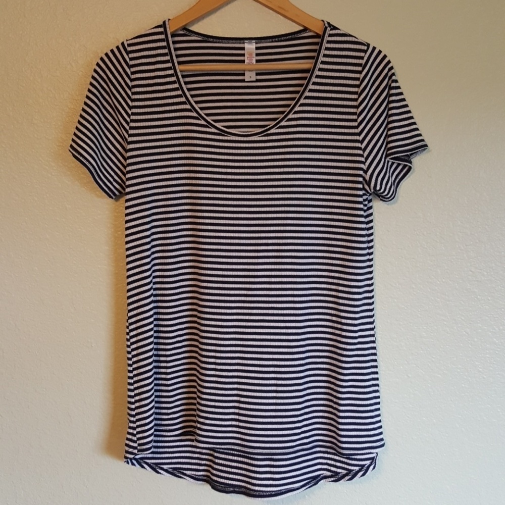 Euc LuLaRoe spirited shirt