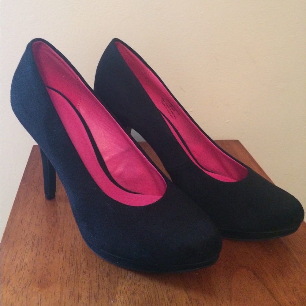 Black suade heels