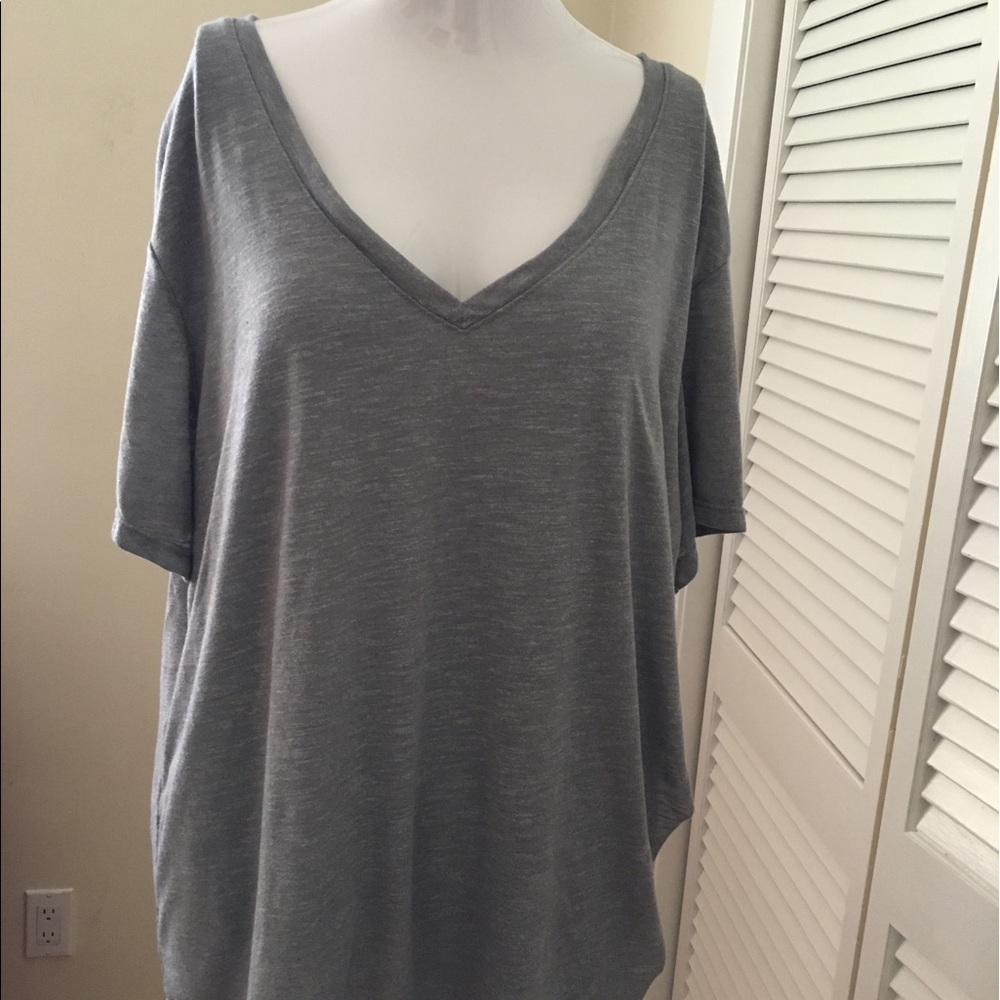 Michael Stars short sleeve gray v-neck tee O/S