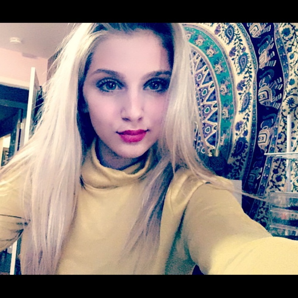 Meet your Posher, Olivia