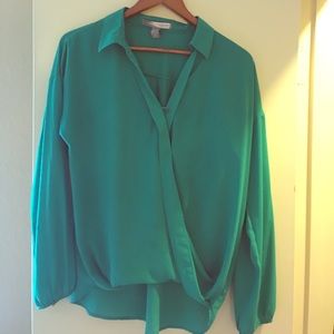Perfect for Fall! Emerald green Forever 21 top MED