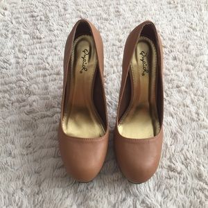 Tan 4 1/2 inch high heels