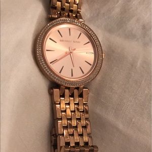MICHEAL KORS ROSE GOLD WATCH