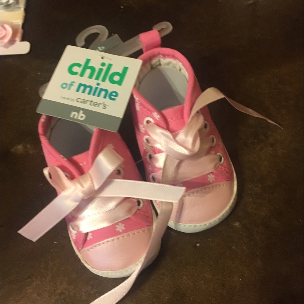 Carter's newborn shoes nwt