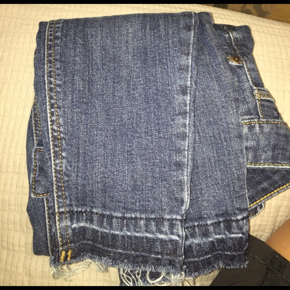 Holy jeans