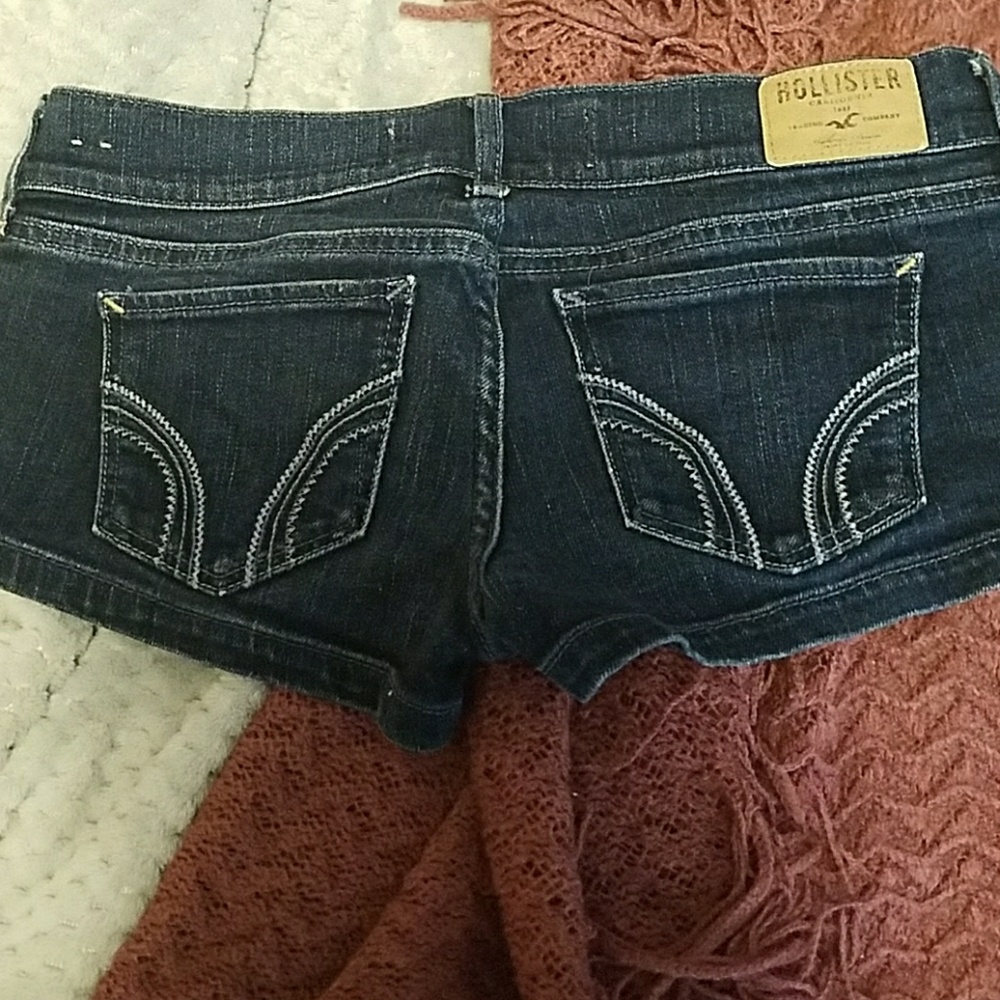 Hollister short shorts *weekend sale*