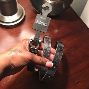 MK REVERSIBLE Silver Belt 😍