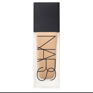 Nars all day luminous weightless foundation