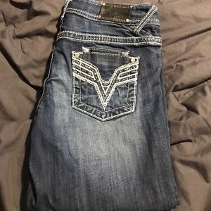 Size 11 Vigoss Dublin Capri. Length 21.