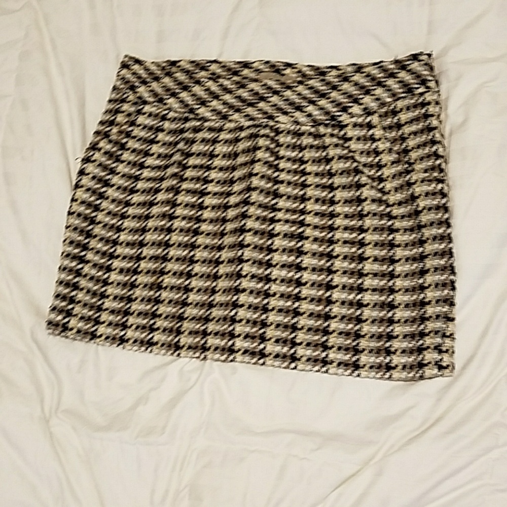 A nice dressy skirt with little pockets