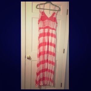 NWT Flying Tomatoes Pink and White Maxi Dress