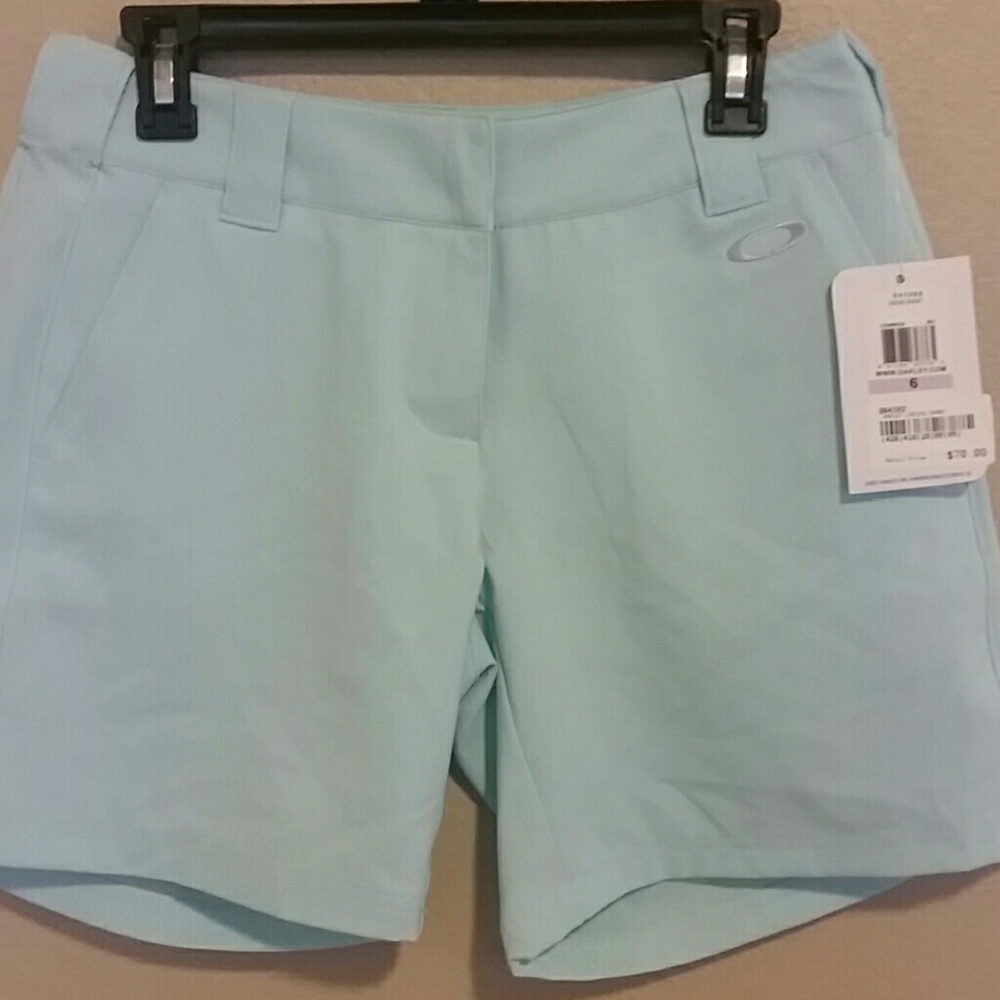 Ladies Oakley golf shorts light green