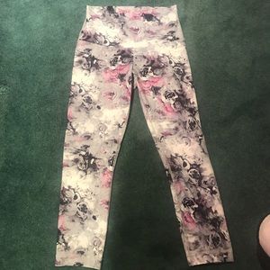 Wonder Under Crop (Hi-Rise) Full-On Luon