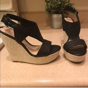 Gianni Bini black wedges