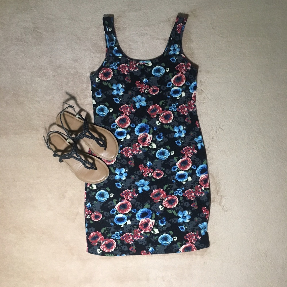 🌺 3/$10: Stretchy Floral Beach Dress