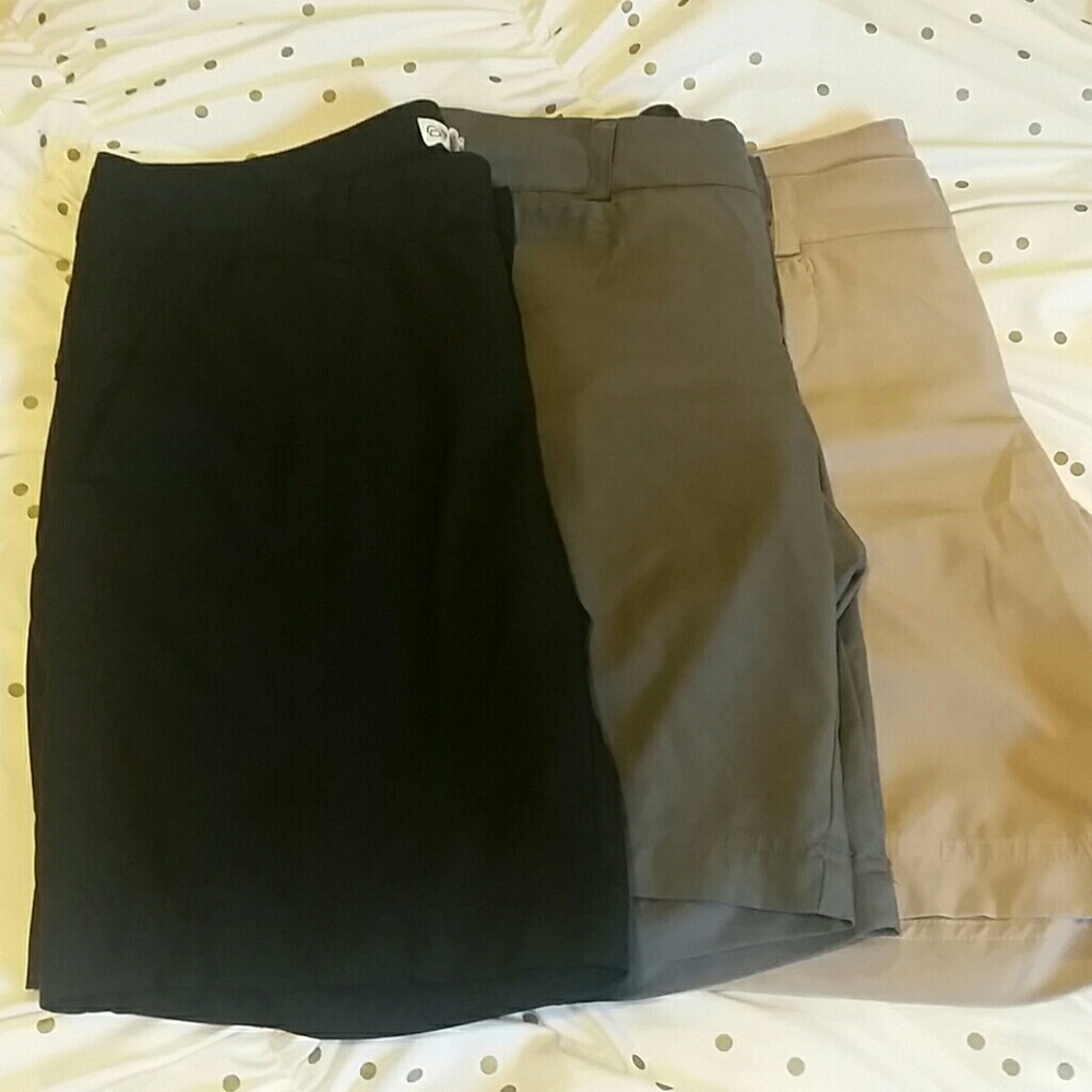 Magellan outdoors black grey and tan