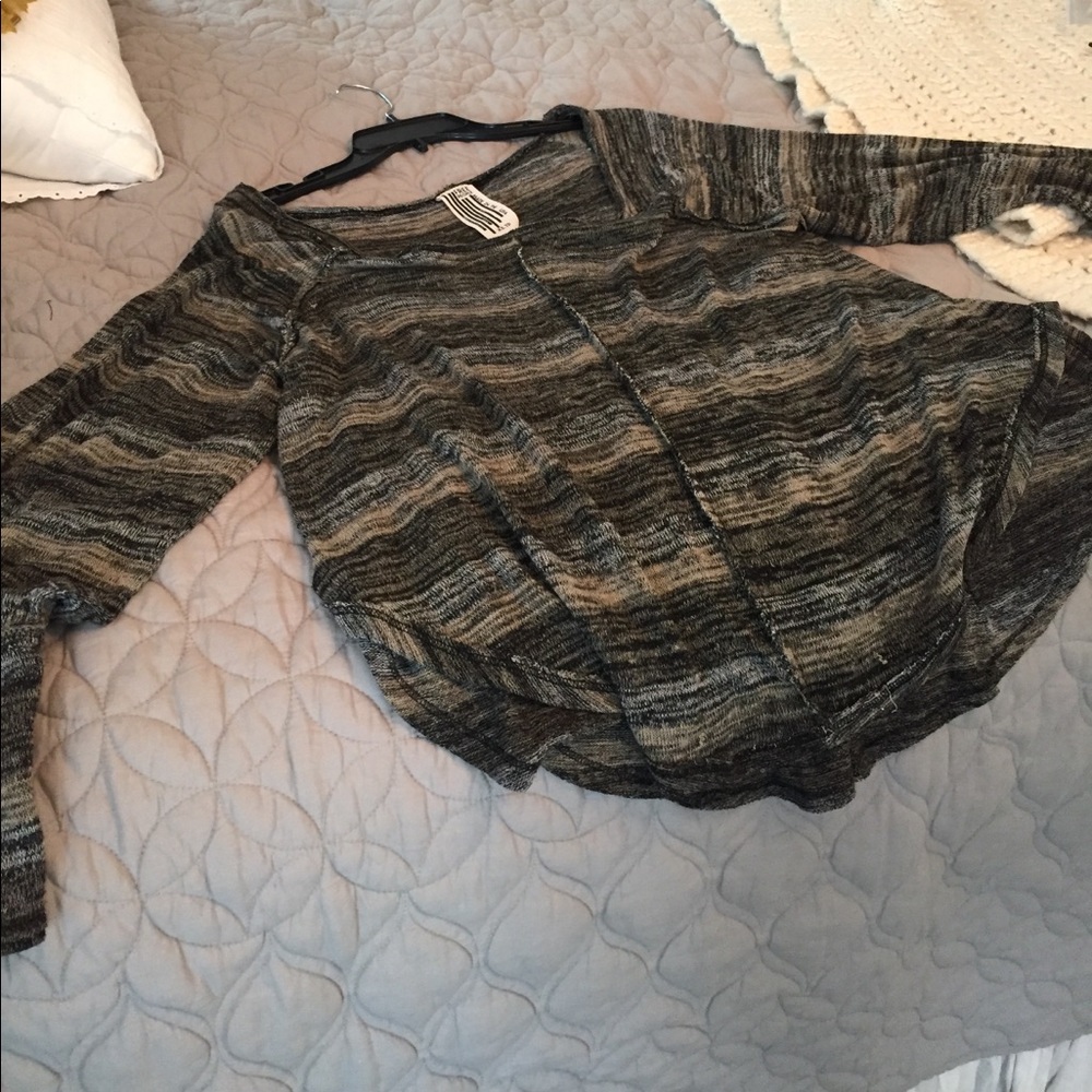 Lightweight sweater