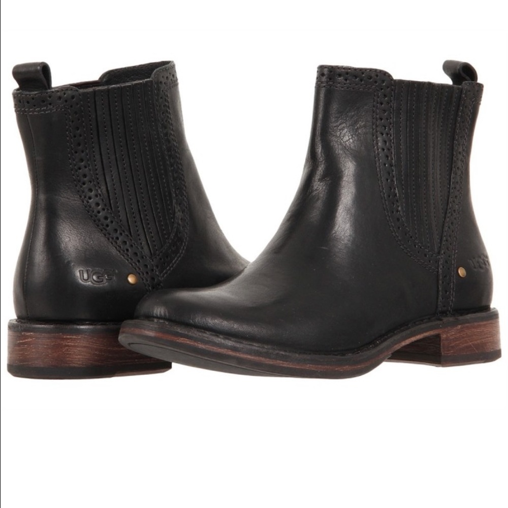 🌸sold🌸 UGG Caraby boots in black. Size 9