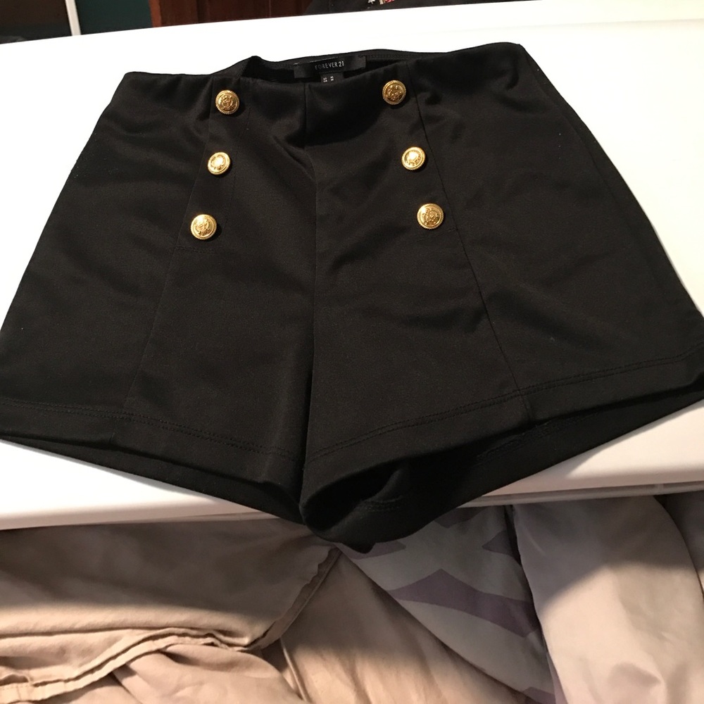black stretchy shorts
