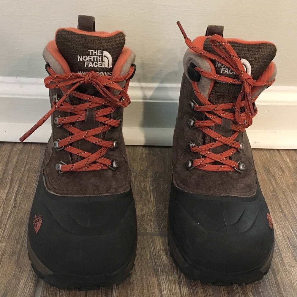 Like New! North Face Chilkat Waterproof Boots