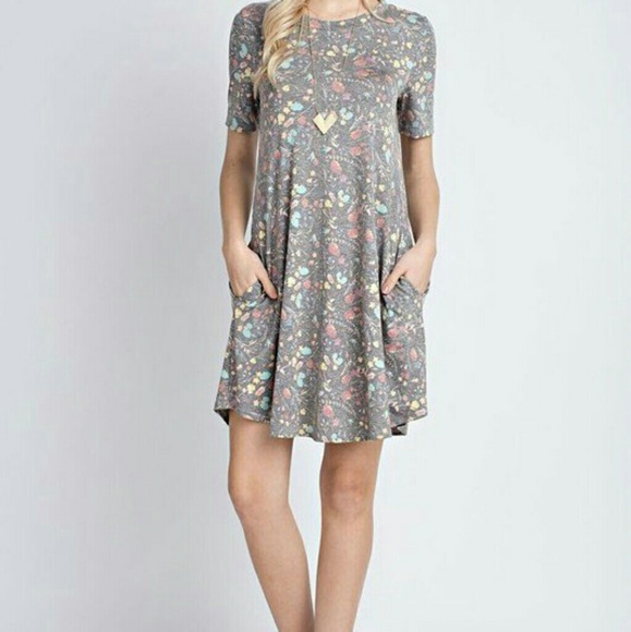 Spring Leaf Dress - Picture 2 of 5