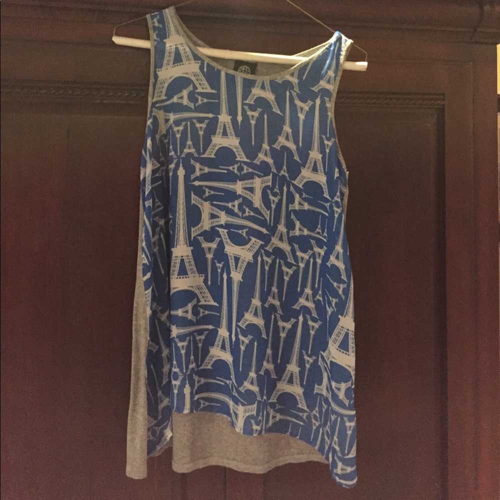 Sleeveless blouse