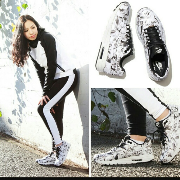 Nike Shoes - Today ONLY Nike air max 1 ultra lotc qs