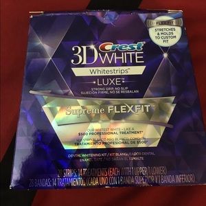 Crest 3D White strips Luxe Supreme Flexfit