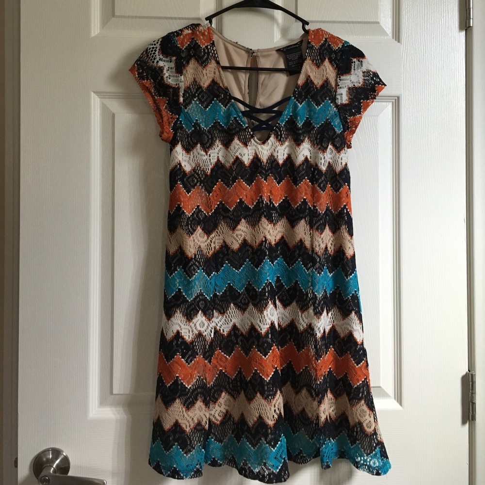 ⭐️ SOLD ⭐️ Zig-zag dress