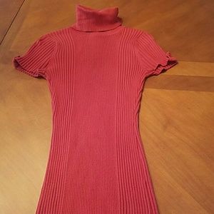 Ribbed short sleeve turtleneck