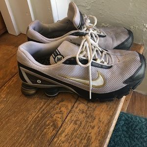 Nike shox sneakers size 9.5. Definitely used.