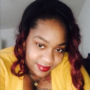 Meet your Posher, Simone