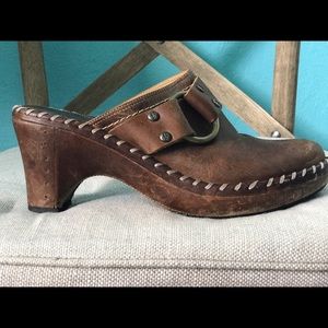 Frye mules