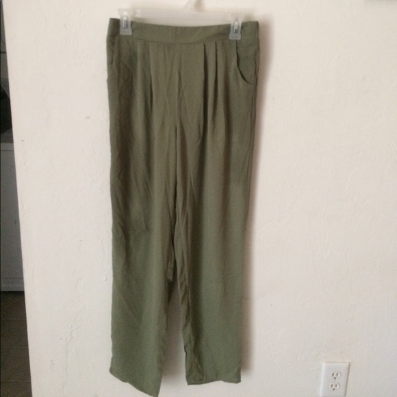 Forever 21 olive colored pants size L - Picture 1 of 3
