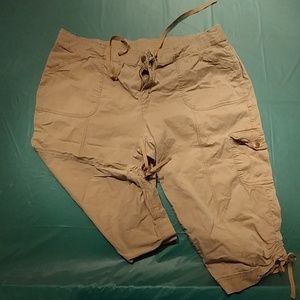 Women's Faded Glory size 24 Cargo Capri