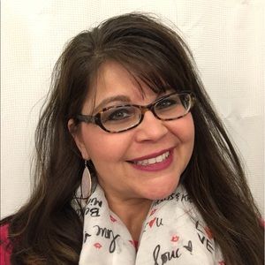 Meet your Posher, Amy