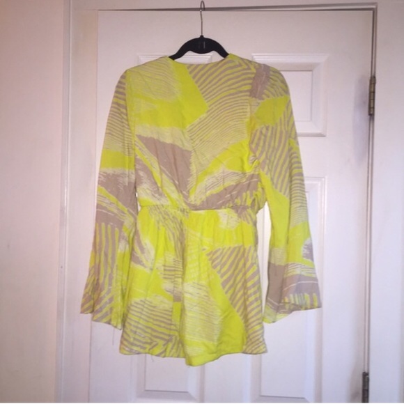 Reverse Tropical Romper - Picture 2 of 3