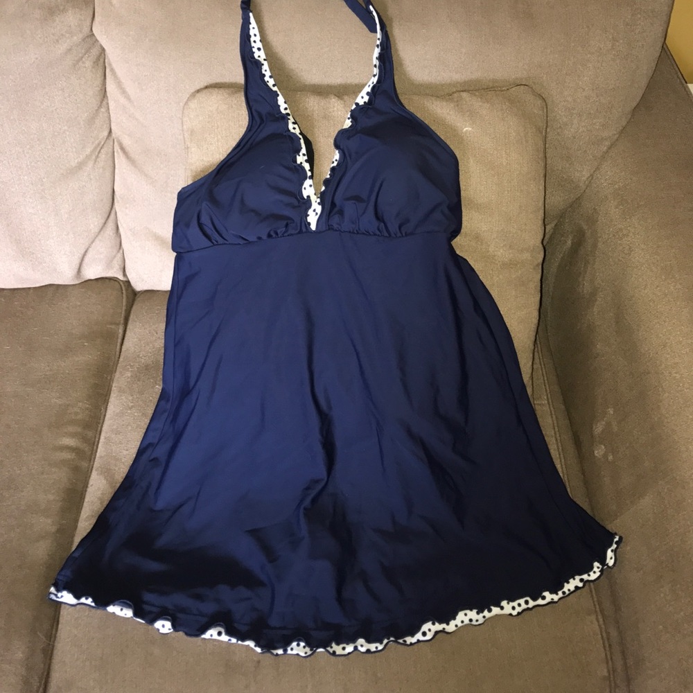 Blue and white polkadot bathingsuit