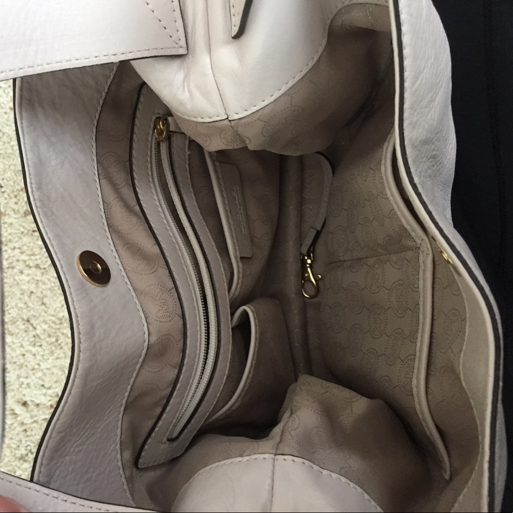 Michael Kors hobo bag - Picture 5 of 8