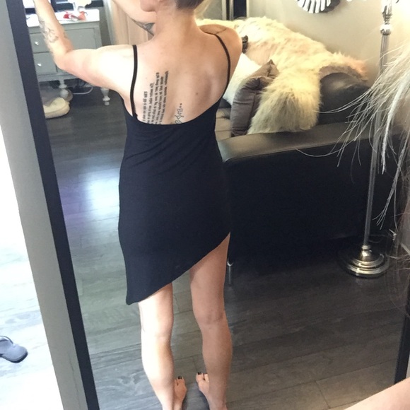 Very mini black dress - Picture 3 of 4