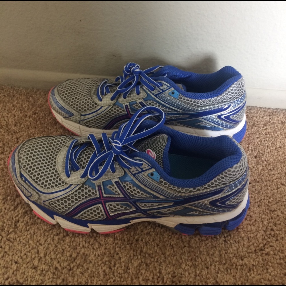 Asics GT-1000 Athletic Shoes (PRICE REDUCED)
