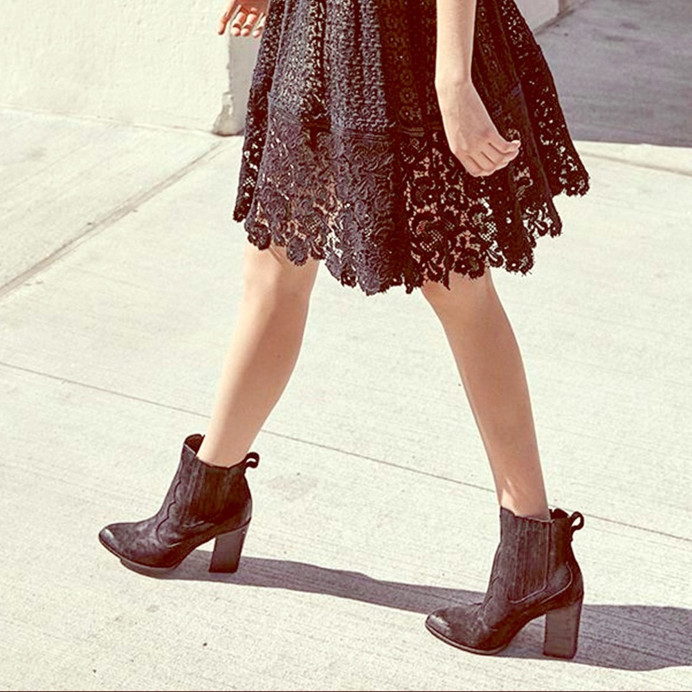 DV DOLCE VITA CONWAY BOOTIE BLACK